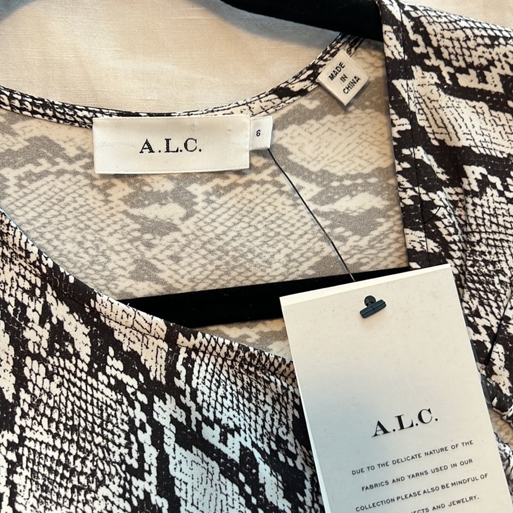 A.L.C Beale snake print midi dress with cutout. Sz 6. BNWT - Picture 7 of 9